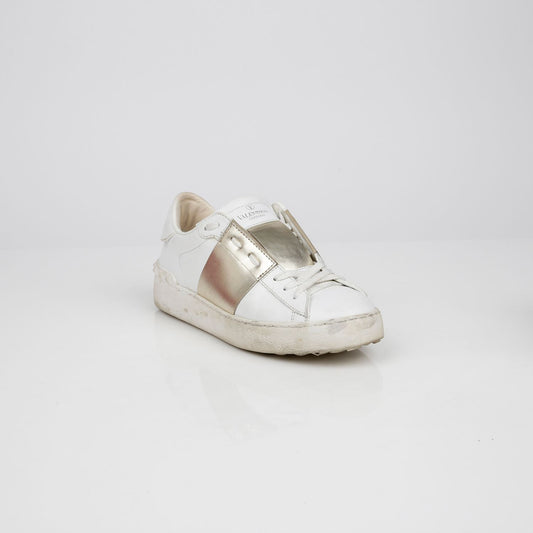 Hidden Sneakers