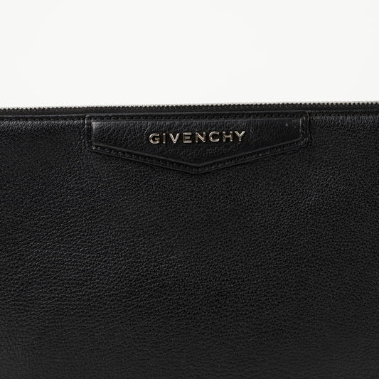 Antigona Medium Clutch