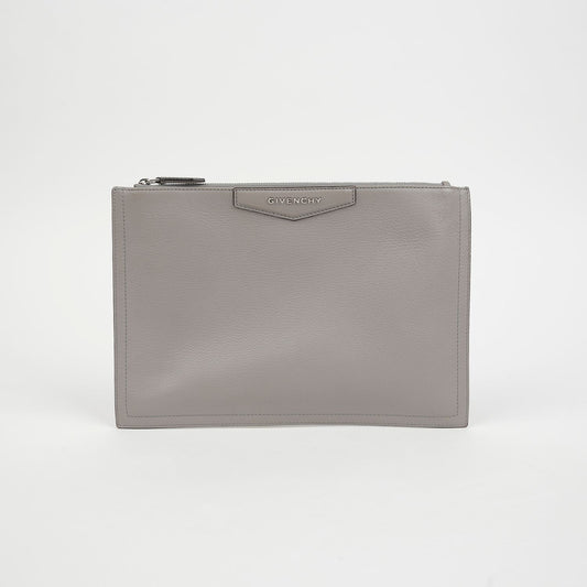 Antigona Medium Clutch