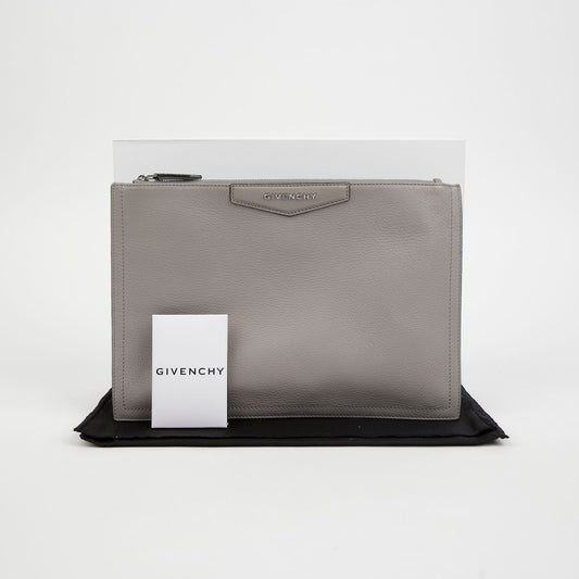 Antigona Medium Clutch