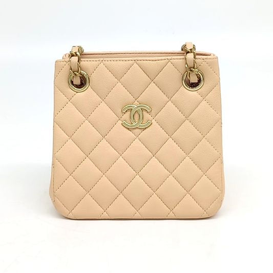 Chanel Caviar Classic Mini Bucket Bag (10113481)